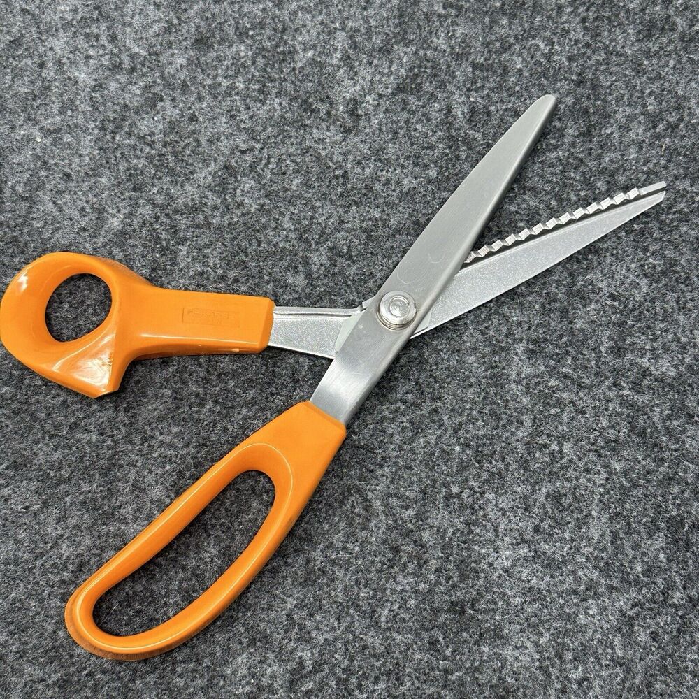 Fiskars Stainless Pinking Shears 9.5 Inch Scissors Zig Zag Orange Handle